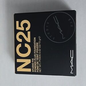 MAC Studio Fix Powder Plus Foundation NC25
